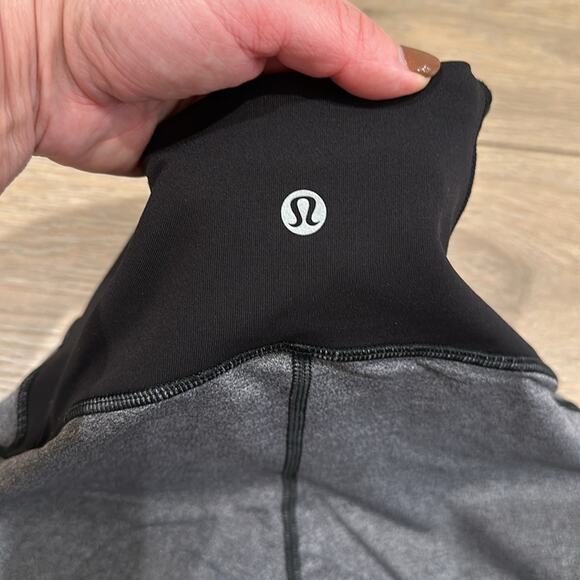 LULULEMON Heathered Black Train Times‎ Crop Active Running Workout Capris Size 4 - Picture 10 of 13